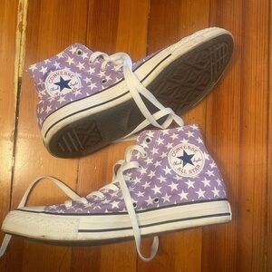 Purple stars Converse Women’s 9.5 high top Chuck Taylor All Star